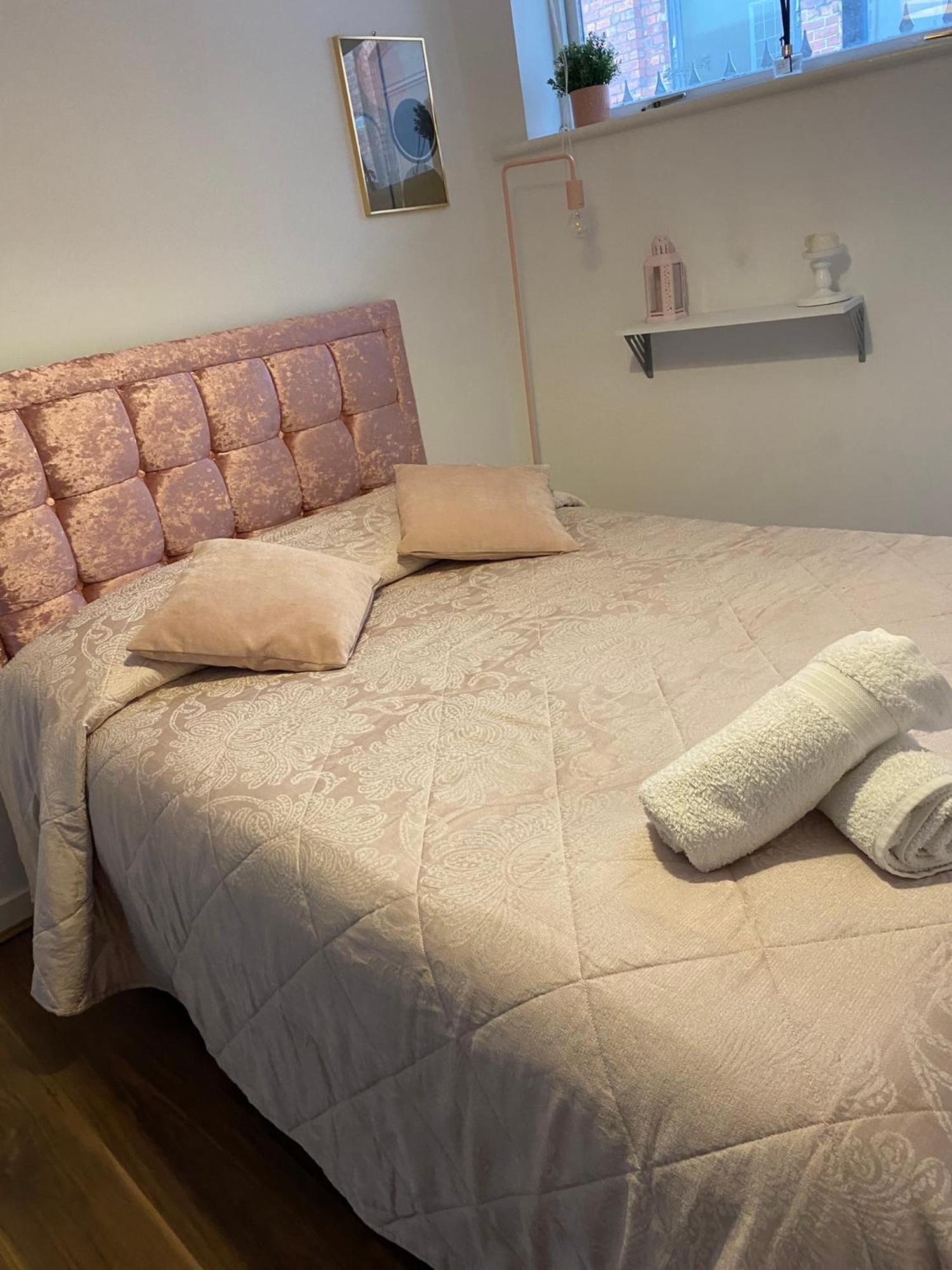 Central Leeds Townhouse With Private Roof Garden Sleeps 4 Eksteriør billede